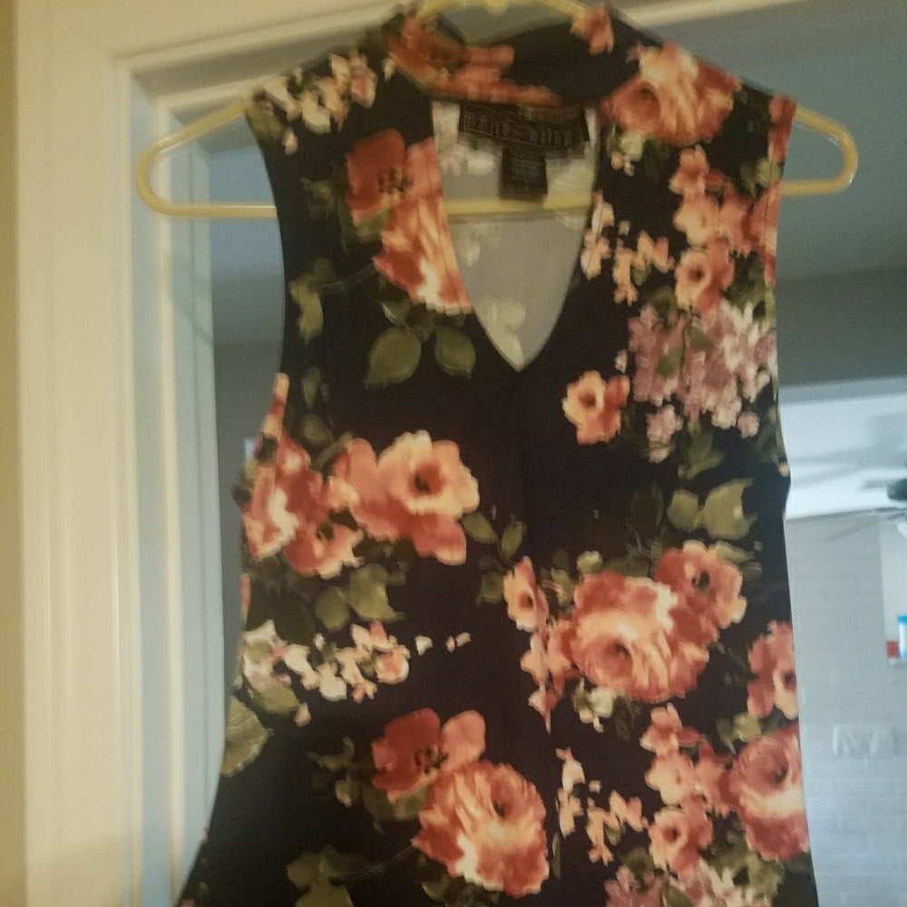 Blue floral top